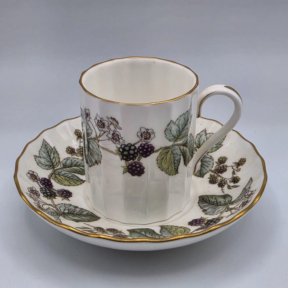Royal Worcester Lavinia Cup Saucer Set Blackberry Fine Bone China England Z 2821